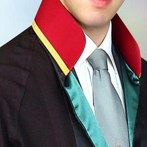 محامي/ فيلسوف